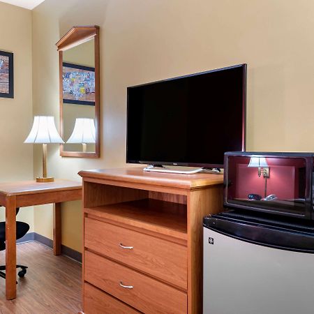 Econo Lodge Louisville Airport Eksteriør bilde