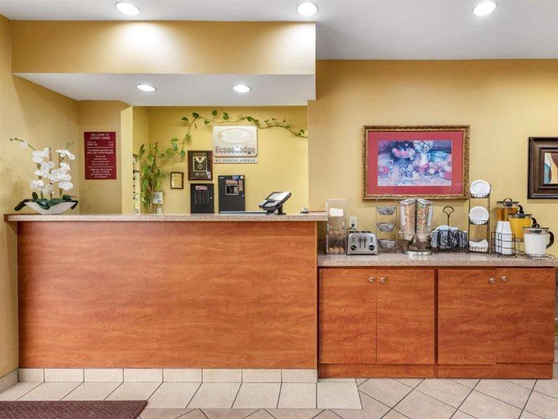 Econo Lodge Louisville Airport Eksteriør bilde