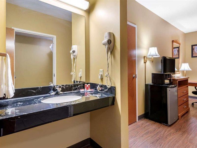 Econo Lodge Louisville Airport Eksteriør bilde