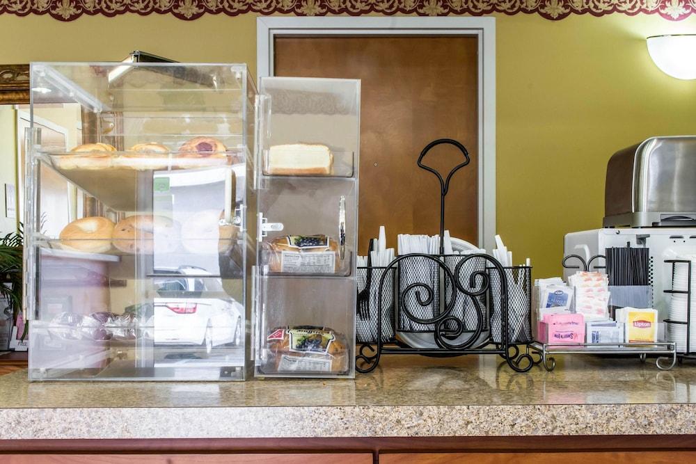 Econo Lodge Louisville Airport Eksteriør bilde