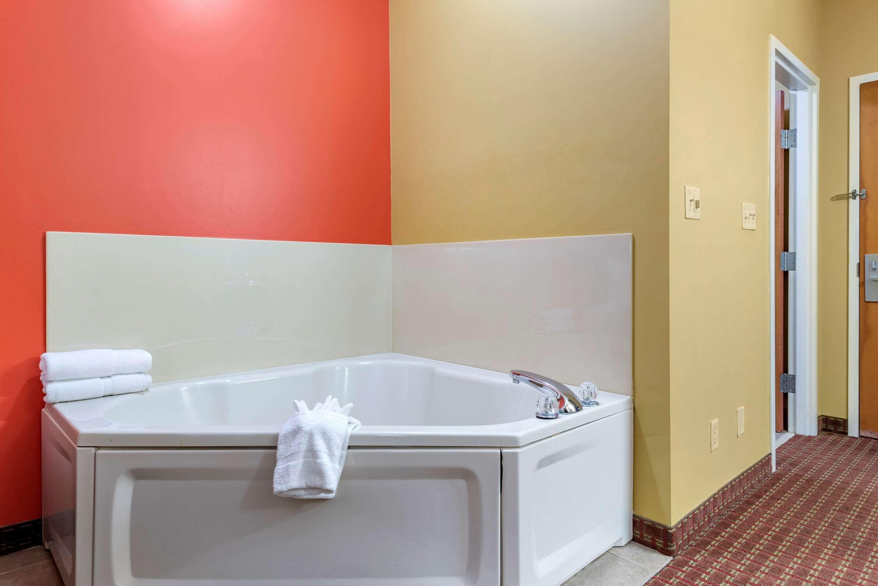 Econo Lodge Louisville Airport Eksteriør bilde