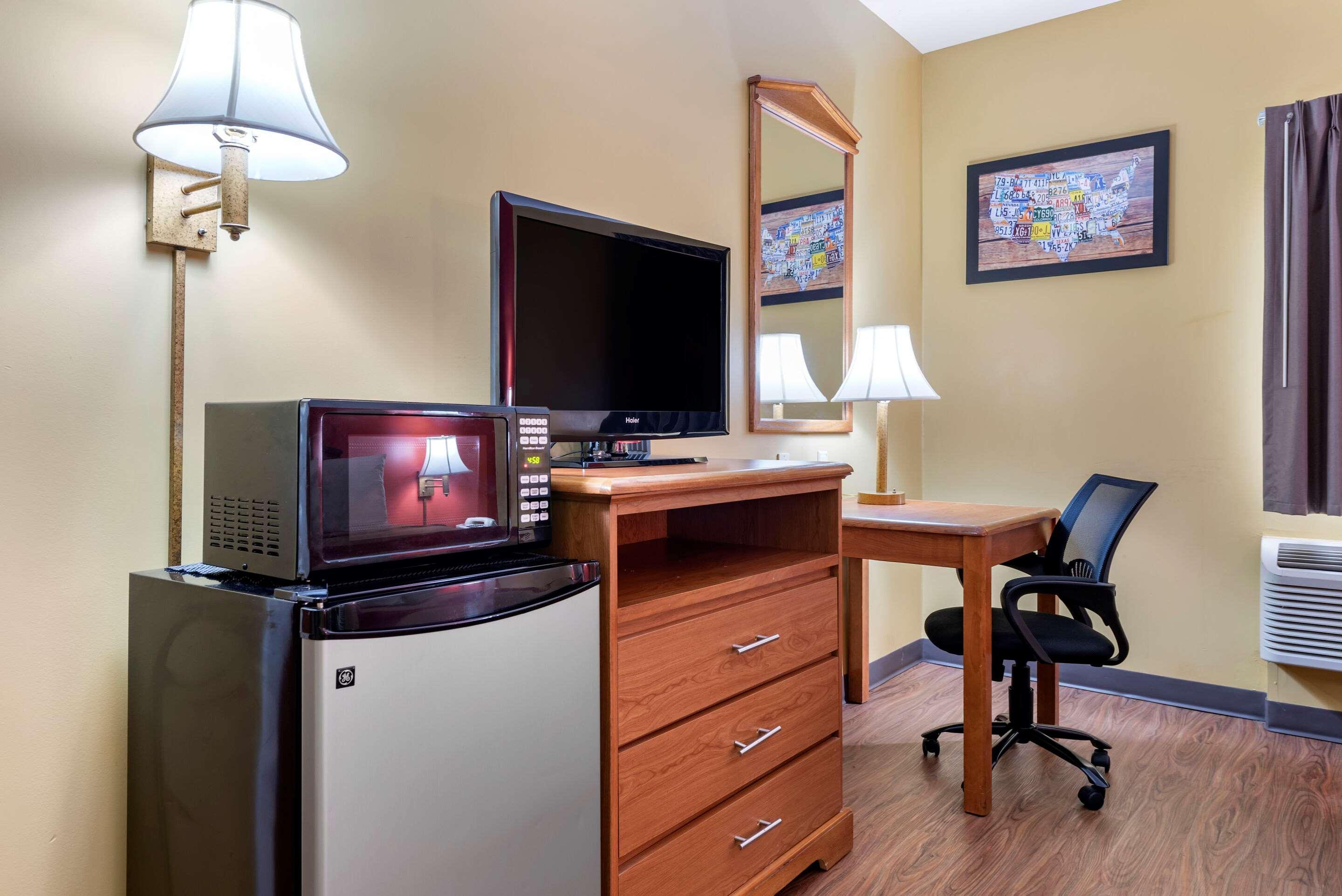 Econo Lodge Louisville Airport Eksteriør bilde