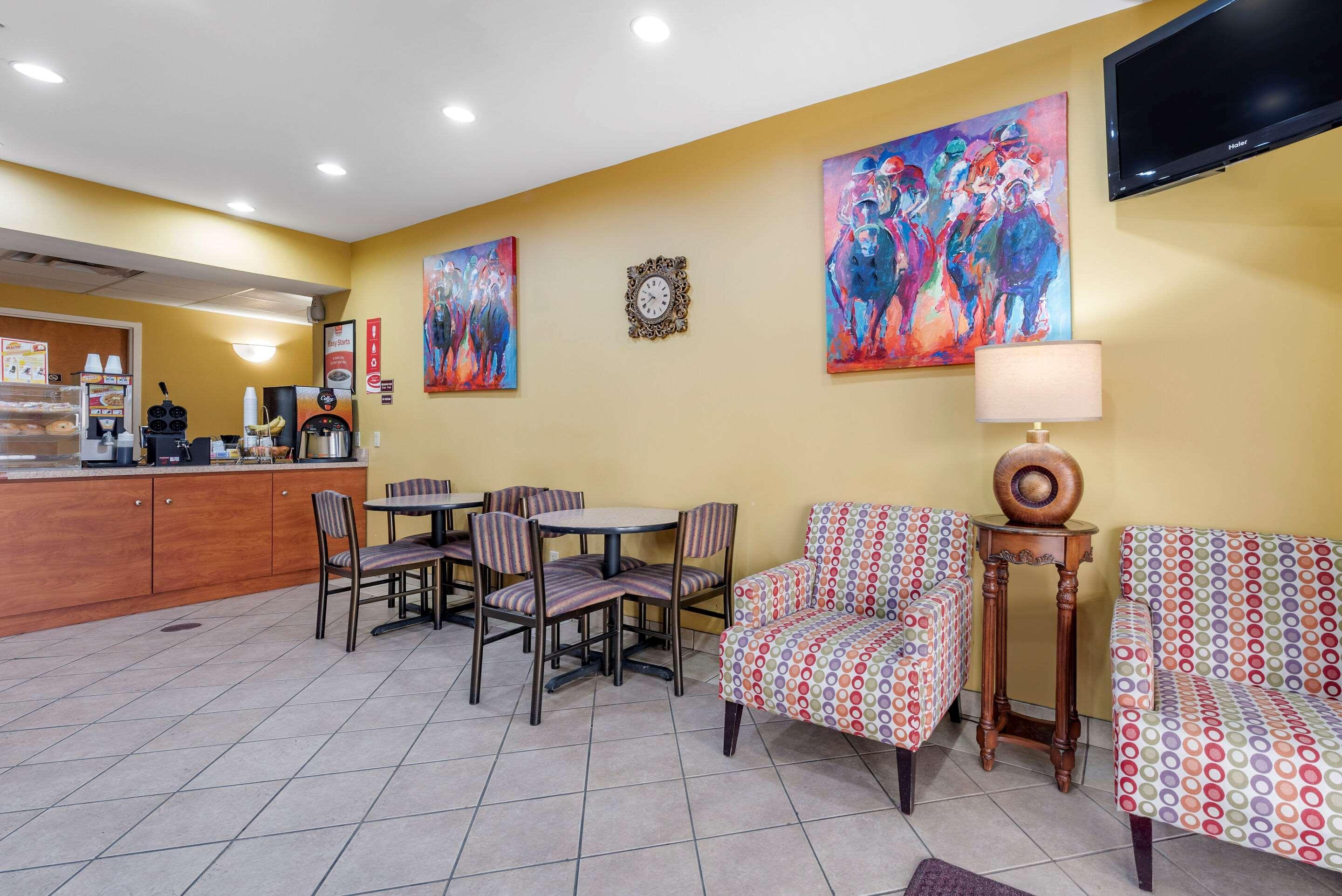 Econo Lodge Louisville Airport Eksteriør bilde